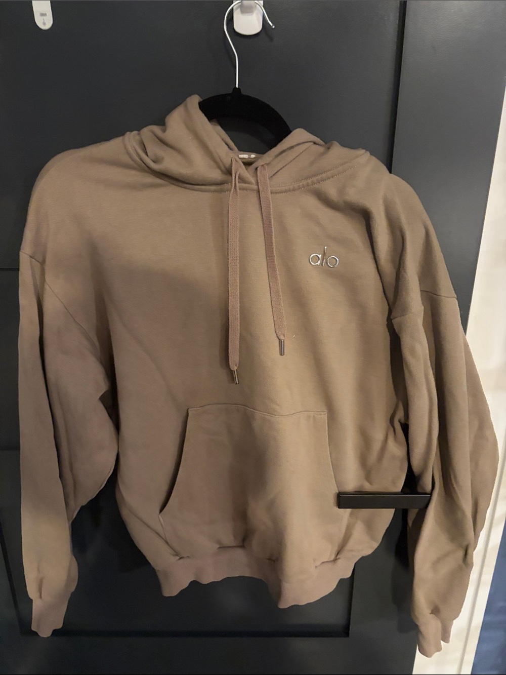 ALO Yoga Men’s Taupe Hoodie — Drawstring Pullover Sweatshirt